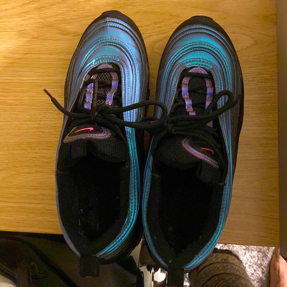 Mint Condition NIKE AIR MAX 97 Size 7y